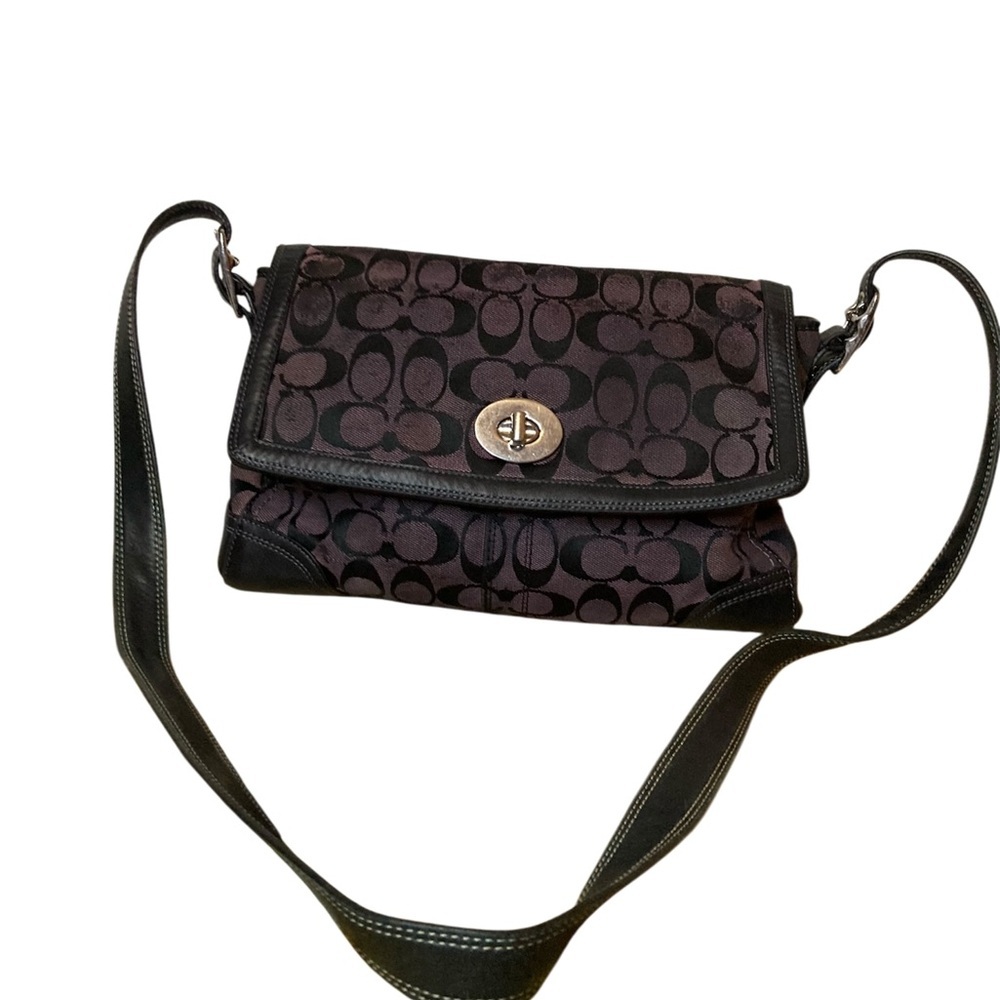 COACH SIGNATURE Hampton  Monogram SHOULDERBAG Flap twist lock closure